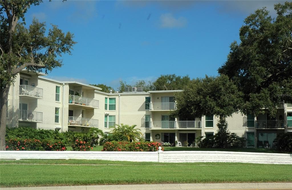 3325 BAYSHORE BOULEVARD UNIT B15