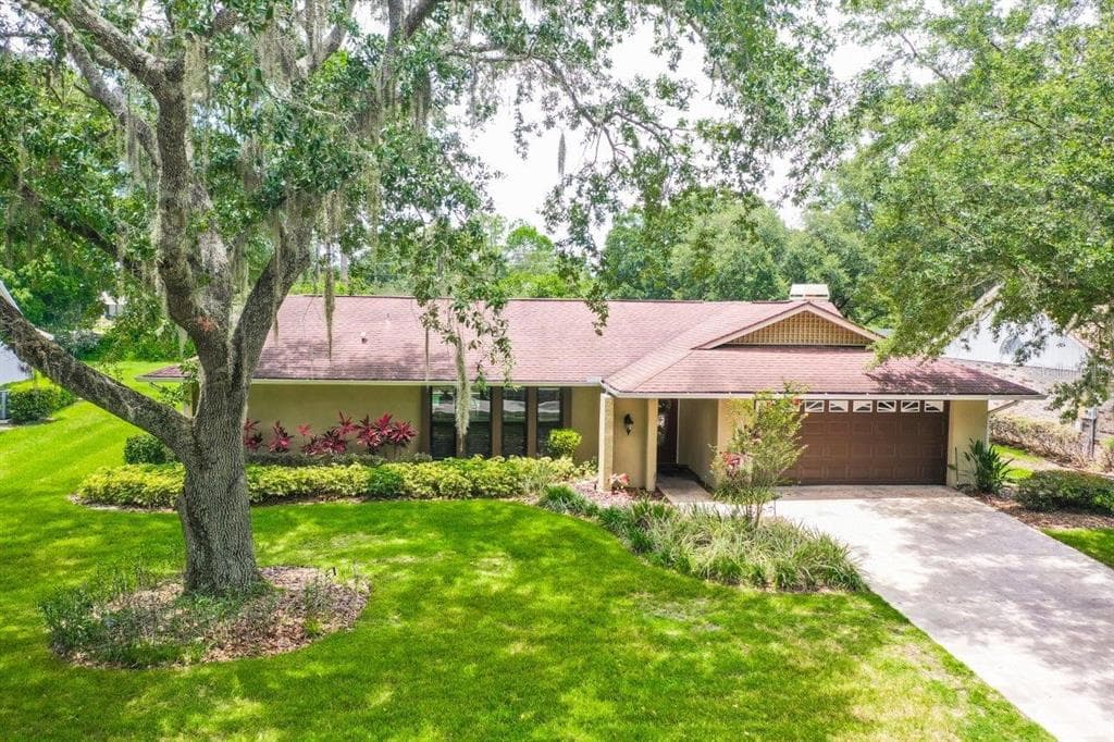 16006 AMBERLY DRIVE TAMPA, FL 33647