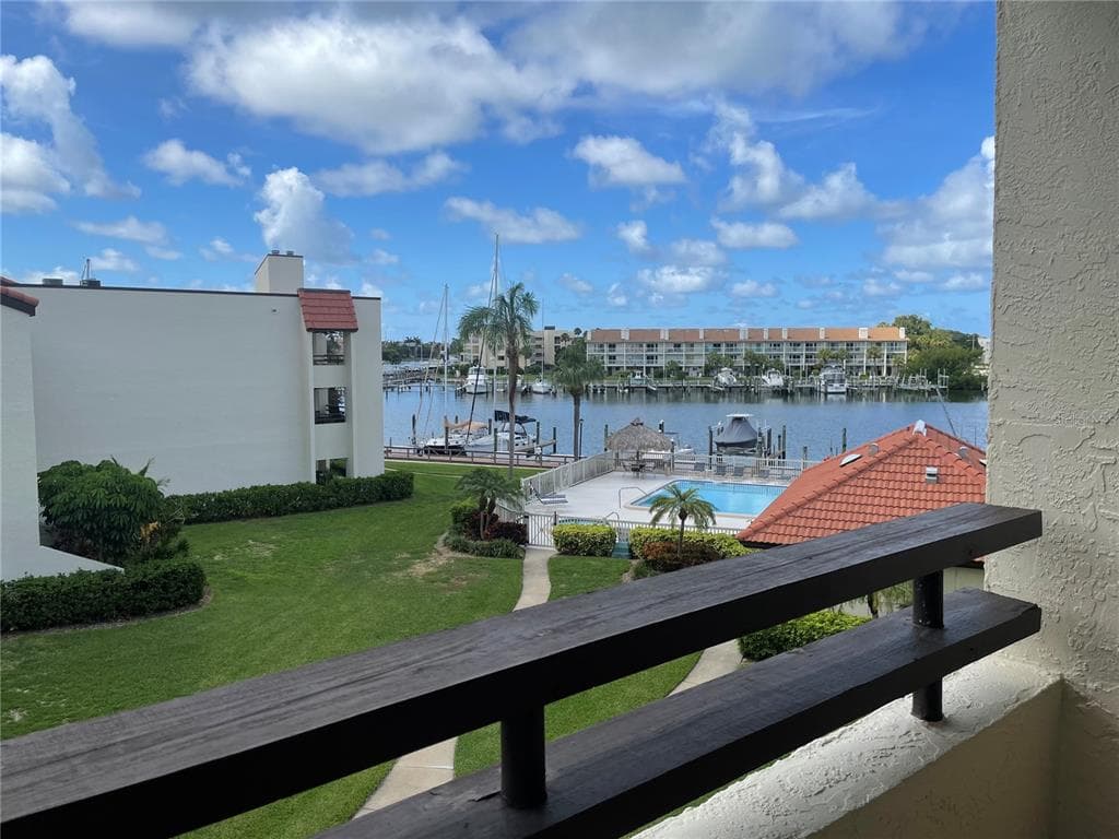 106 1ST STREET E UNIT 203 TIERRA VERDE, FL 33715
