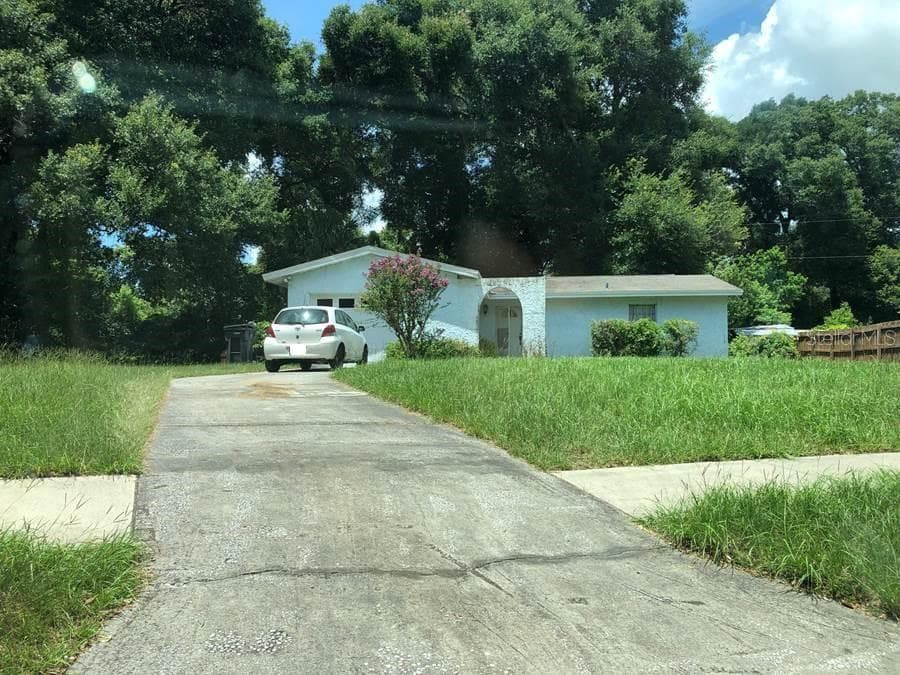 2035 RONALD CIRCLE SEFFNER, FL 33584