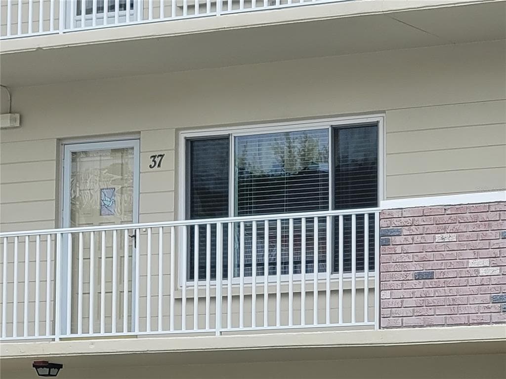 2263 AMERICUS BOULEVARD E UNIT 37 CLEARWATER, FL 33763