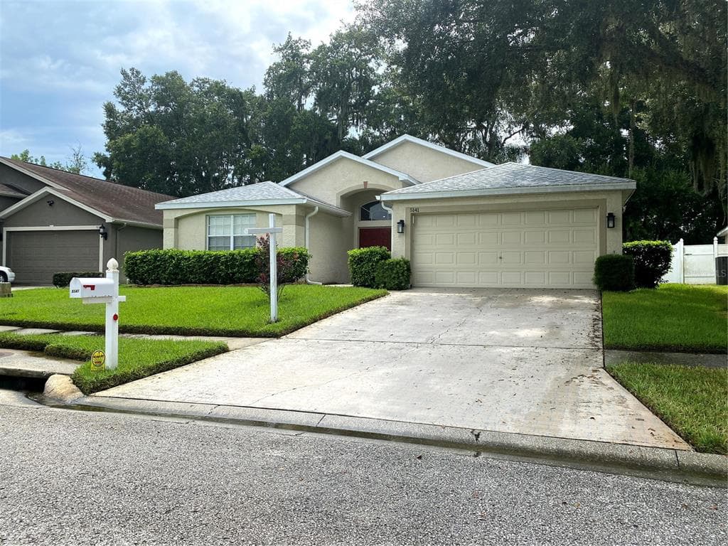 5141 POND VIEW COURT ZEPHYRHILLS, FL 33541