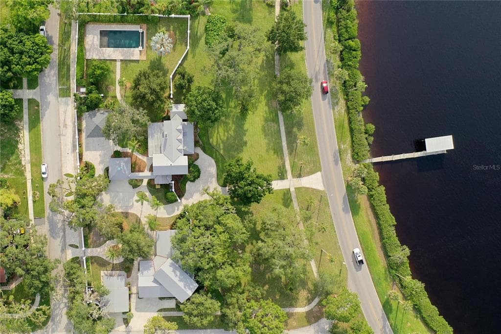504 & 518 RIVERSIDE DRIVE