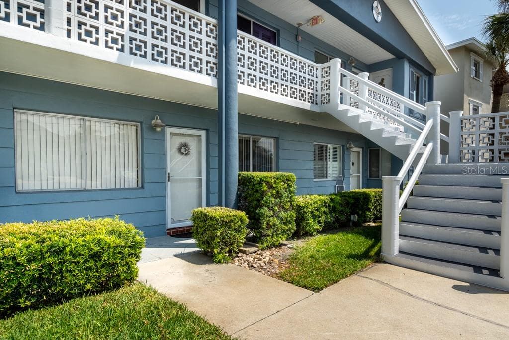 250 126TH AVENUE UNIT 109 TREASURE ISLAND, FL 33706