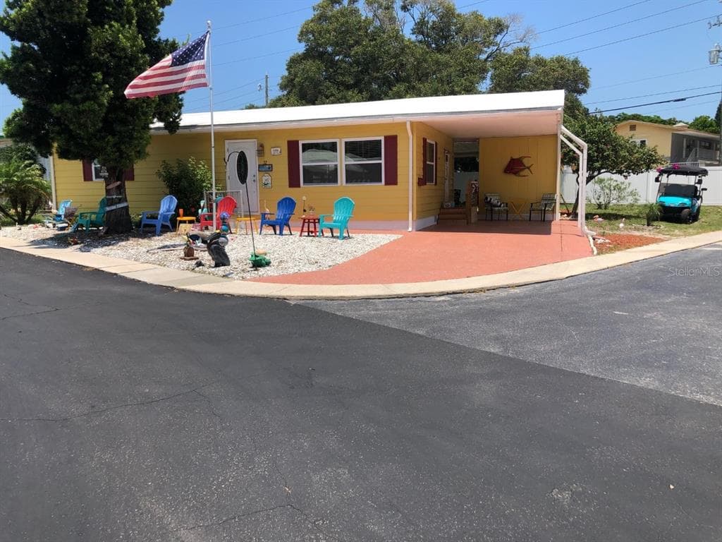 32 FRANGIPANI CIRCLE UNIT 32 LARGO, FL 33770