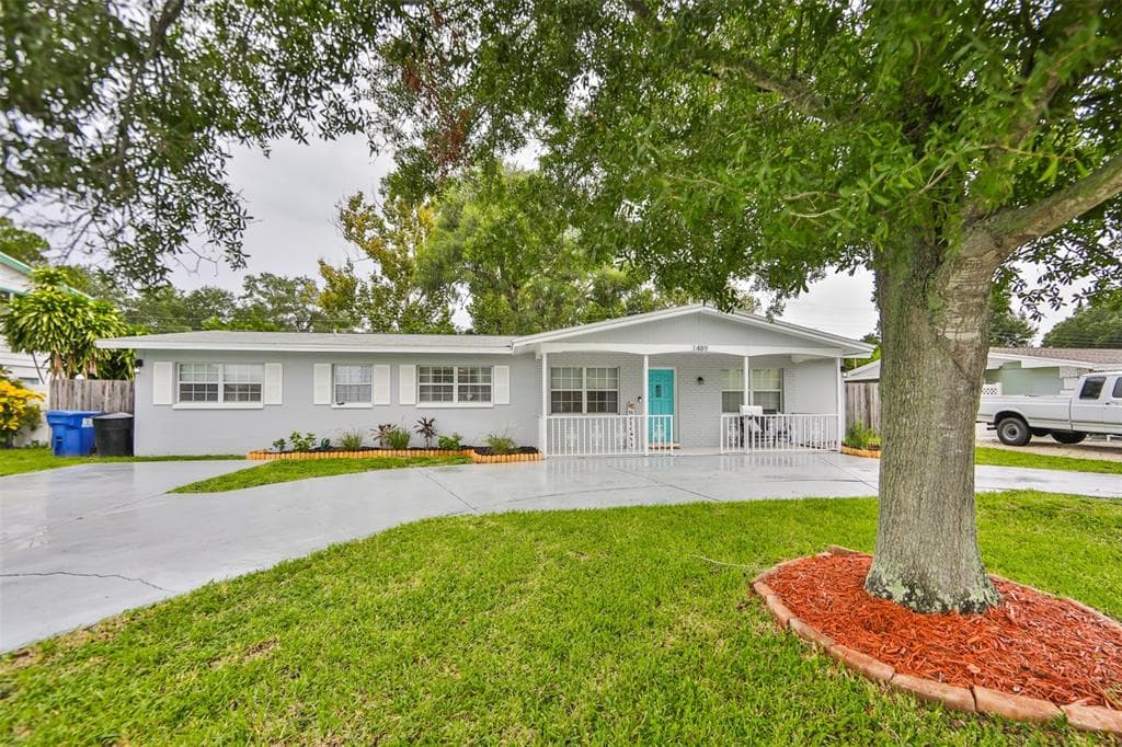 1489 77TH AVENUE NORTH ST PETERSBURG, FL 33702