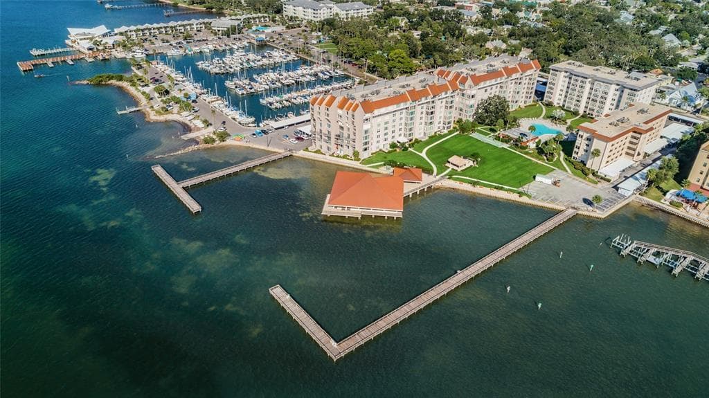 620 EDGEWATER DRIVE UNIT 204 DUNEDIN, FL 34698