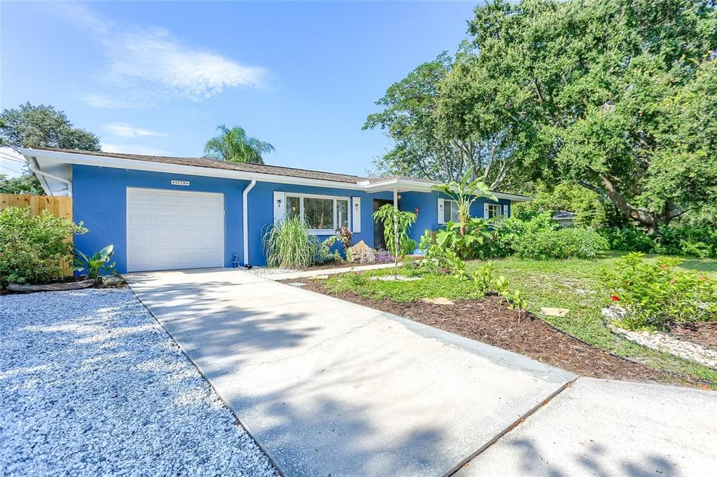 1779 WINDSOR GATE E CLEARWATER, FL 33755