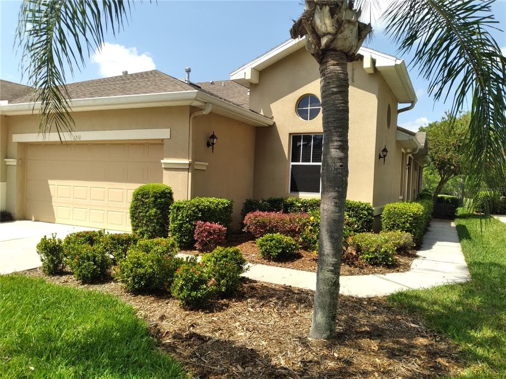 1210 LYNDHURST GREENS DRIVE UNIT 1210 SUN CITY CENTER, FL 33573