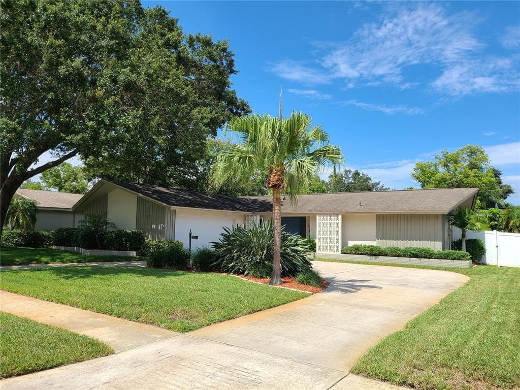 2040 BRENDLA ROAD CLEARWATER, FL 33755