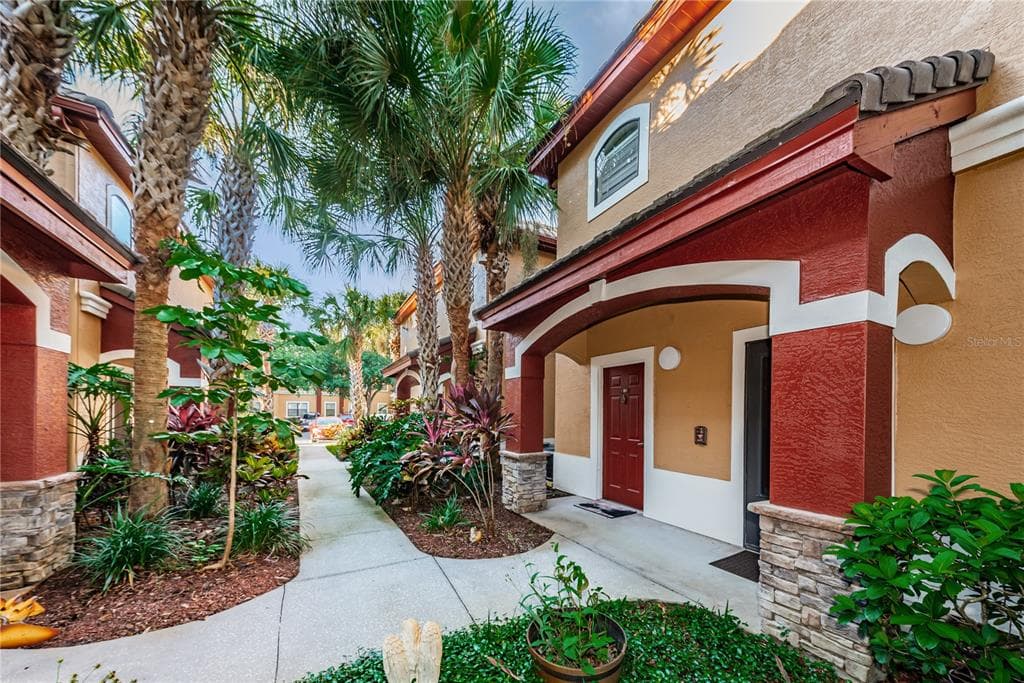 2220 CHIANTI PLACE UNIT 815 PALM HARBOR, FL 34683