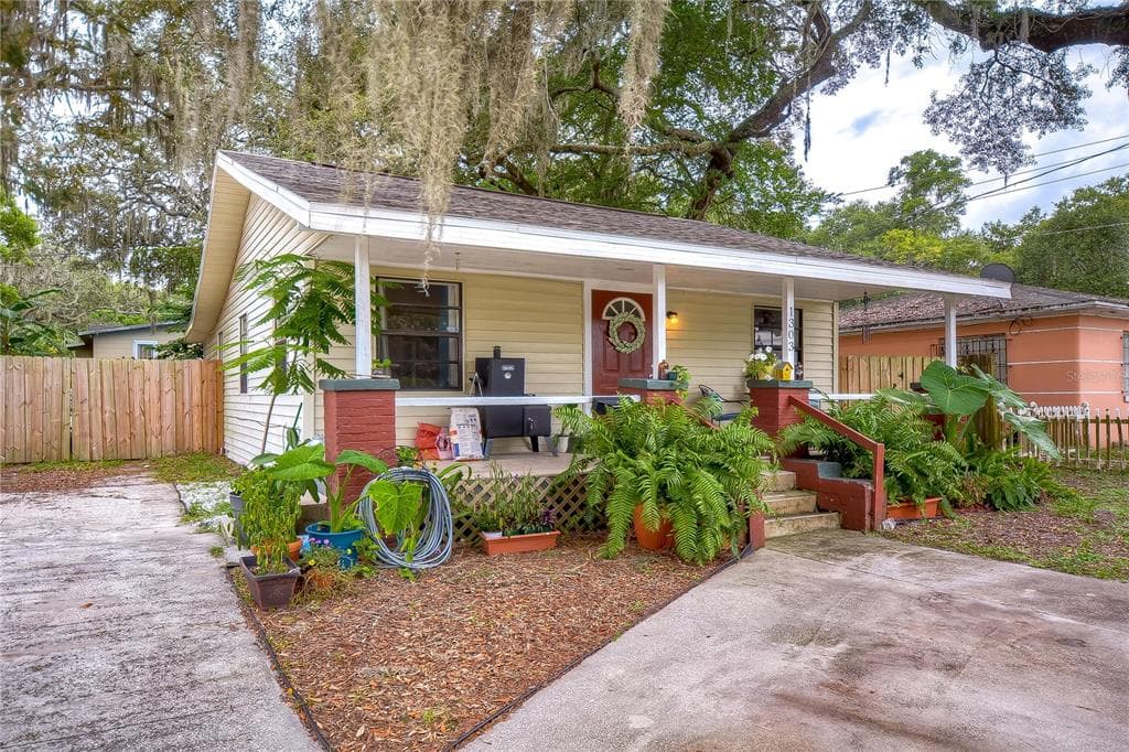1303 E OSBORNE AVENUE TAMPA, FL 33603