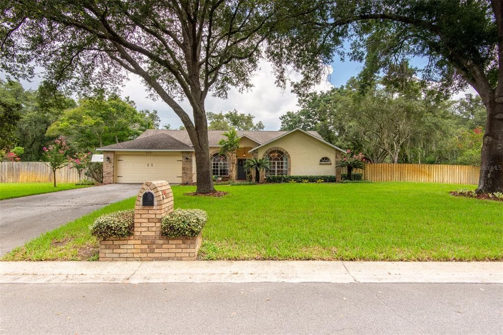 2410 PRAIRIE PLACE LUTZ, FL 33549