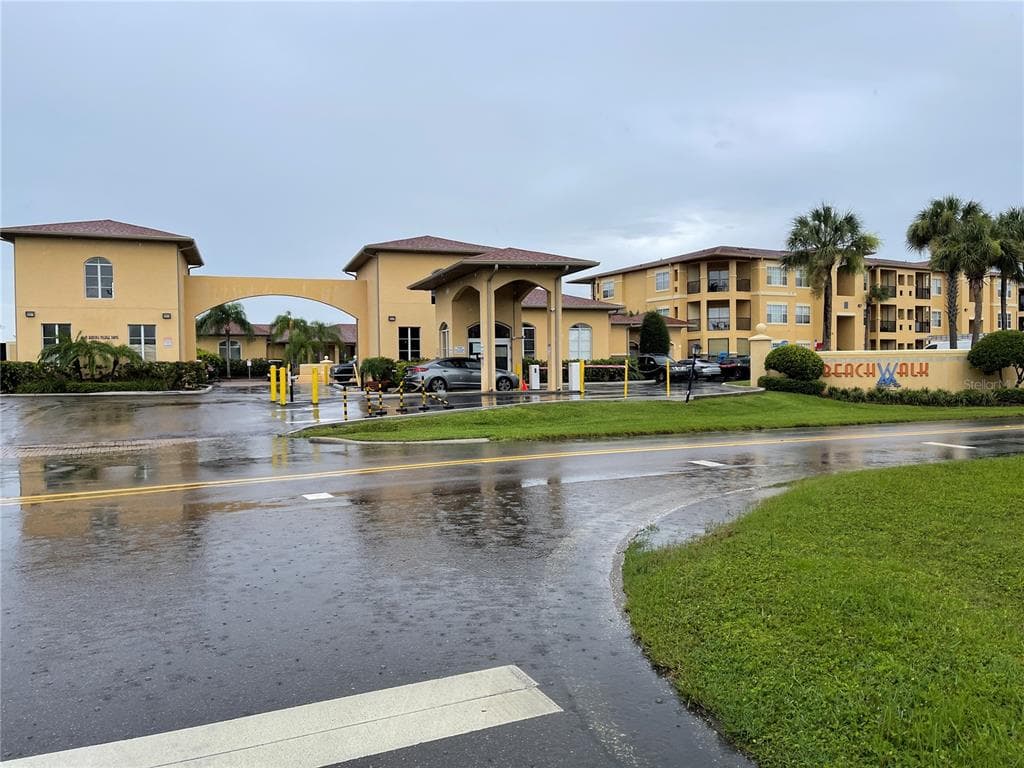 4333 BAYSIDE VILLAGE DRIVE UNIT 125 TAMPA, FL 33615