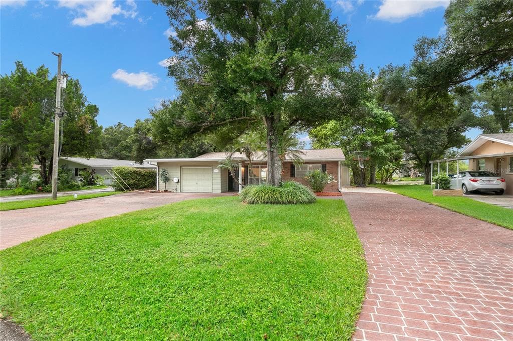 133 LAKE JUDY LEE DRIVE LARGO, FL 33771