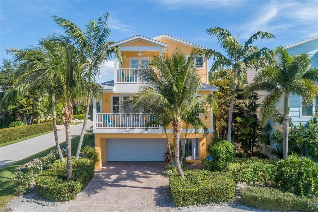 4807 2ND AVENUE HOLMES BEACH, FL 34217