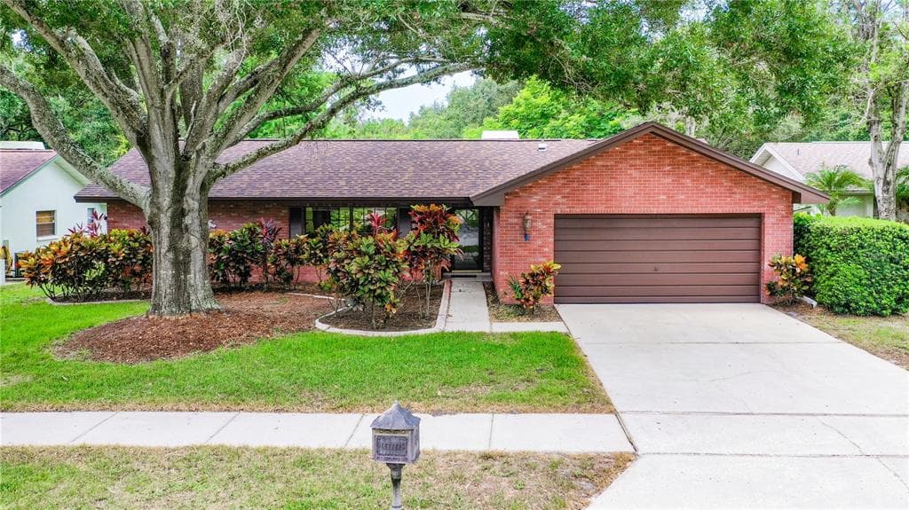 310 WOODLAND COURT SAFETY HARBOR, FL 34695