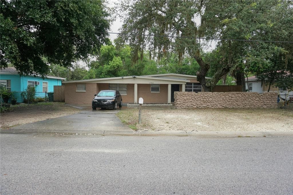 2908 E HOWELL STREET TAMPA, FL 33610