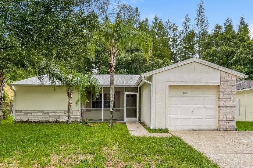 5716 KNEELAND LANE TAMPA, FL 33625
