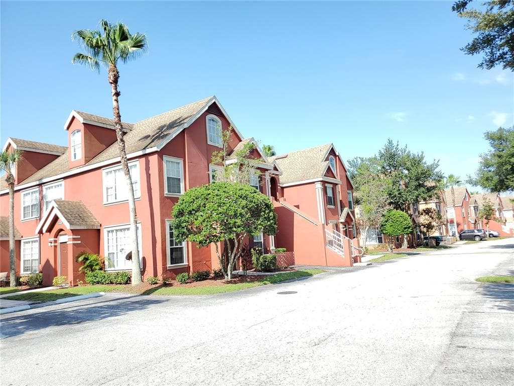 9178 LAKE CHASE ISLAND WAY UNIT 9178 TAMPA, FL 33626