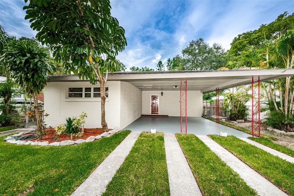 213 W MINNEHAHA STREET TAMPA, FL 33604