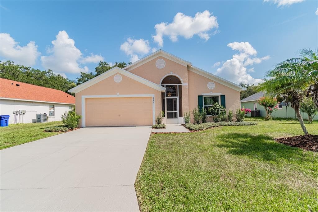 5547 STARLING LOOP LAKELAND, FL 33810