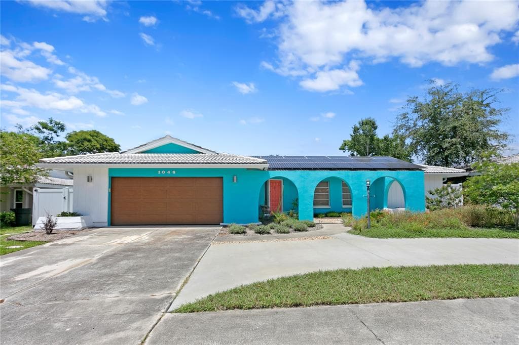1048 MCCARTY STREET DUNEDIN, FL 34698