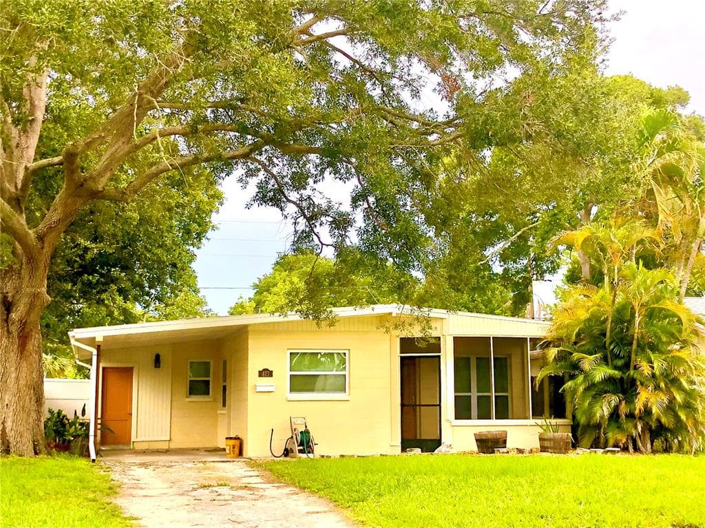 477 42ND AVENUE N ST PETERSBURG, FL 33703