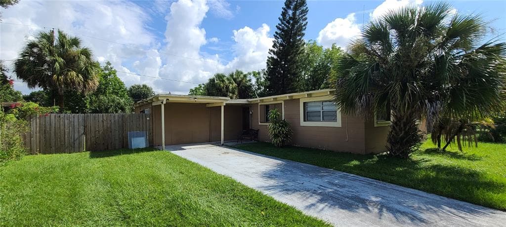 7520 PARADISE PLACE TAMPA, FL 33619