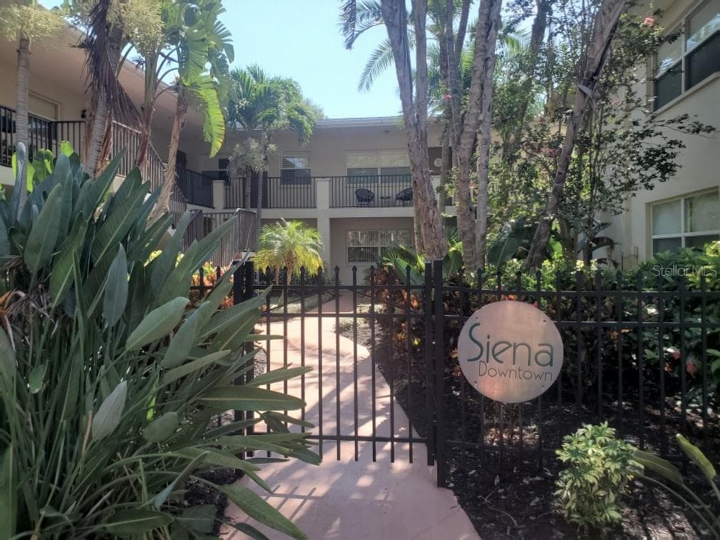555 3RD STREET N UNIT 12 ST PETERSBURG, FL 33701