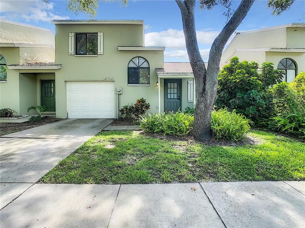 1425 ADAMS CIR W LARGO, FL 33771