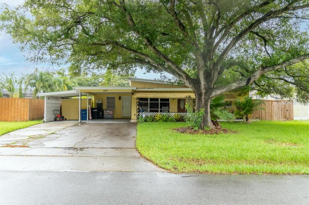 1867 EAST DRIVE CLEARWATER, FL 33755