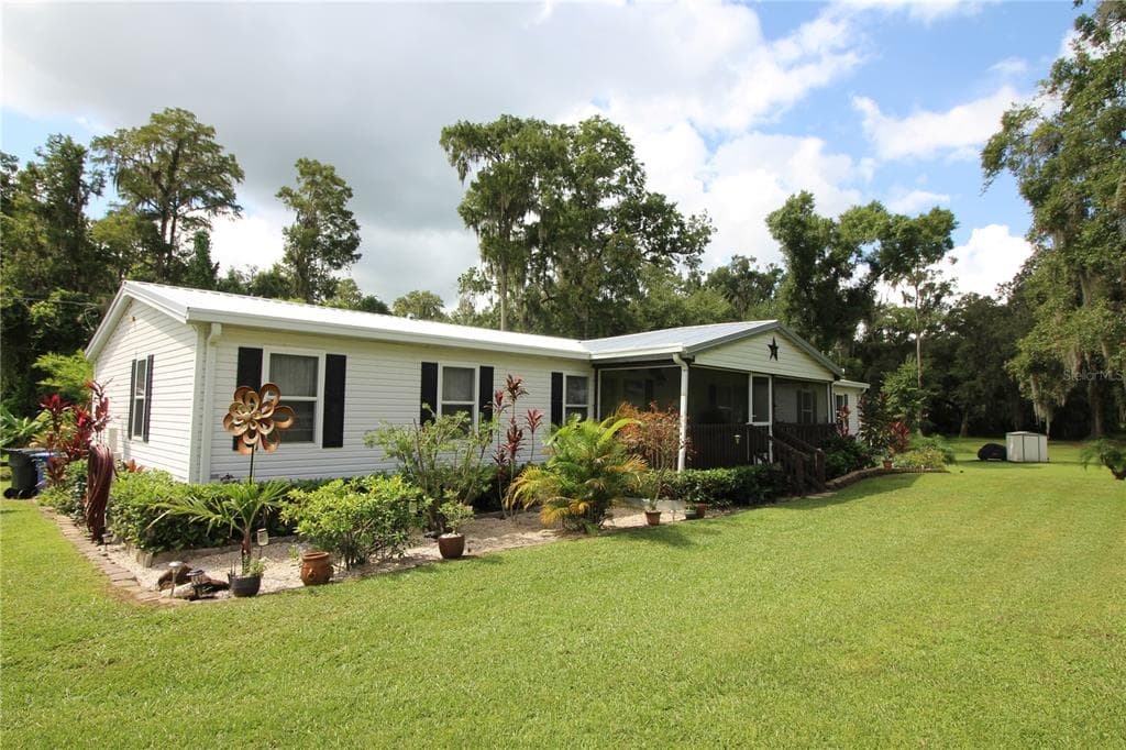 7611 LOGHOUSE ROAD PLANT CITY, FL 33565