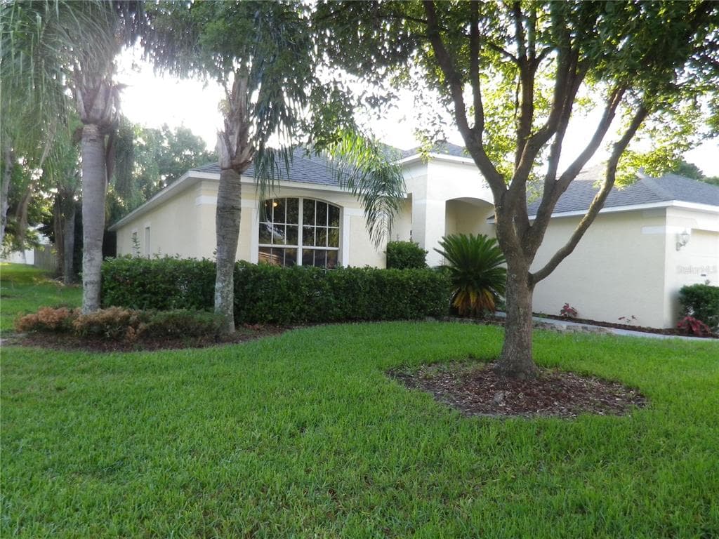 5902 FALCONPARK COURT LITHIA, FL 33547