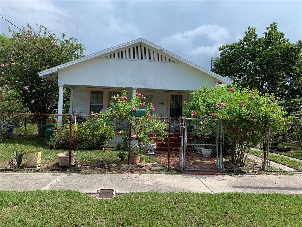 1104 E 28TH AVENUE TAMPA, FL 33605