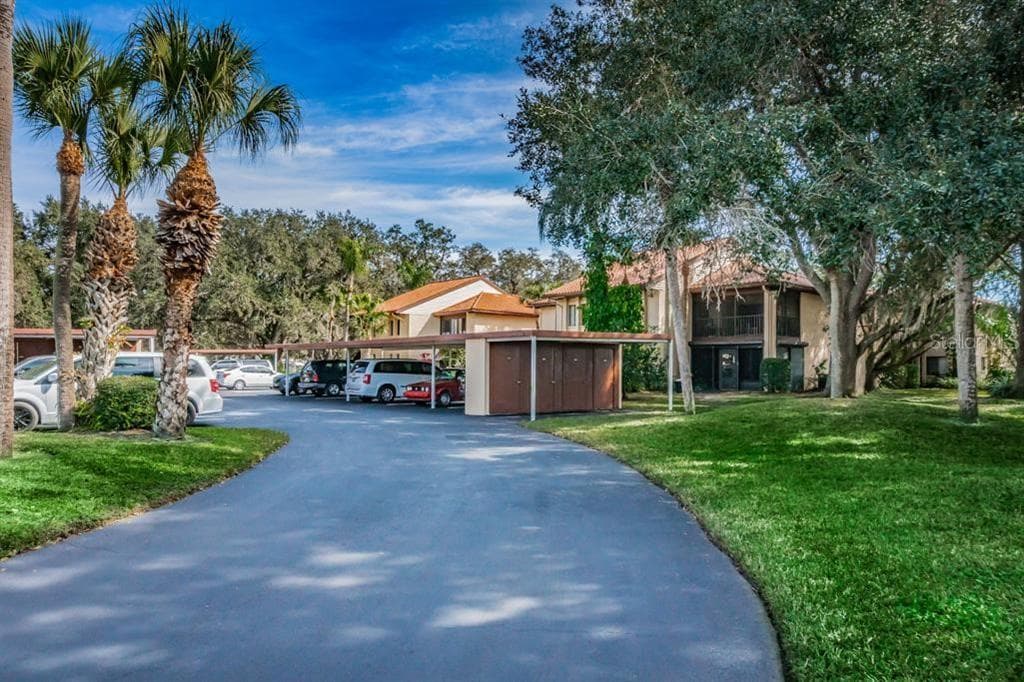 1111 W FAITH CIRCLE UNIT 2004 BRADENTON, FL 34212