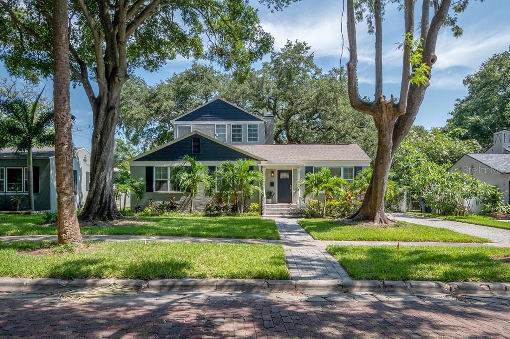 2933 W ALLINE AVENUE TAMPA, FL 33611