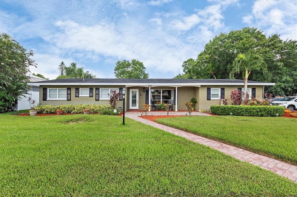5415 8TH AVENUE DRIVE W BRADENTON, FL 34209
