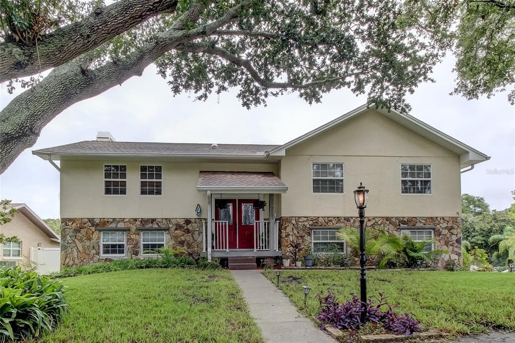 2501 WINDING WAY PALM HARBOR, FL 34683