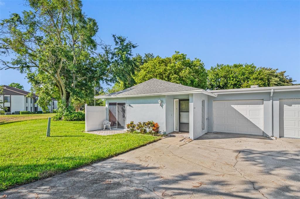 1613 BERWICK COURT UNIT D PALM HARBOR, FL 34684