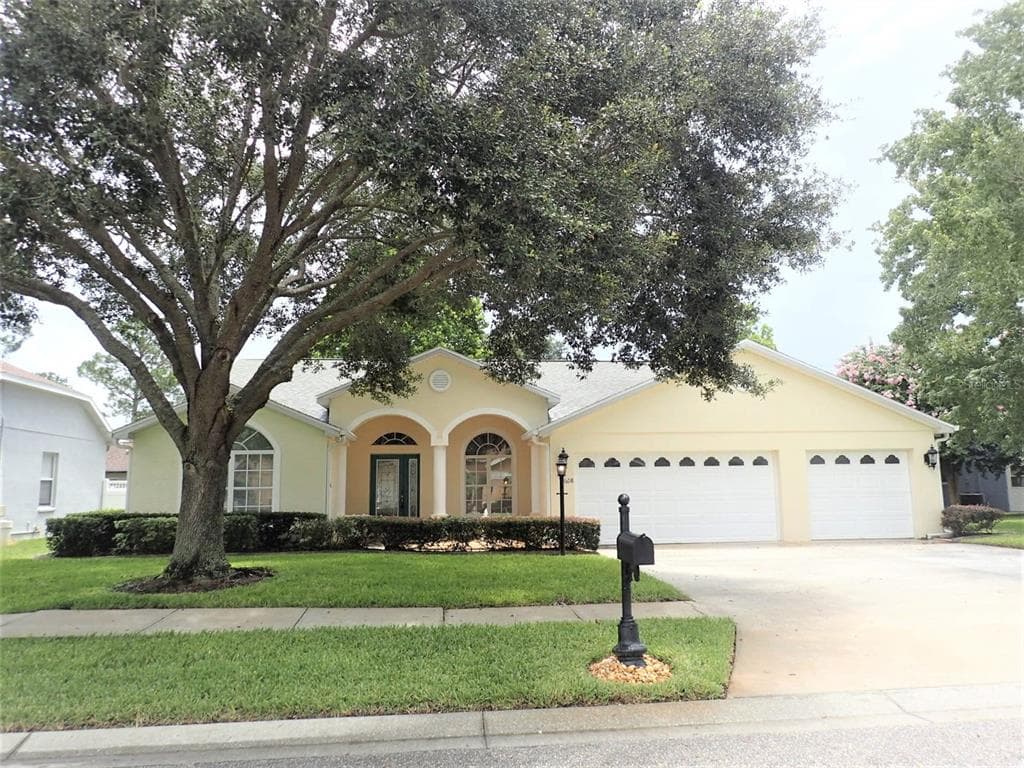 5608 WALKINGSTICK LANE WESLEY CHAPEL, FL 33543
