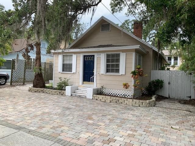 208 VINE AVENUE CLEARWATER, FL 33755