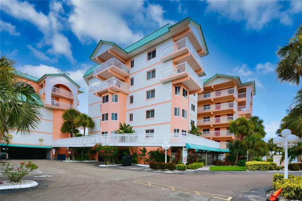 18400 GULF BOULEVARD UNIT 2106