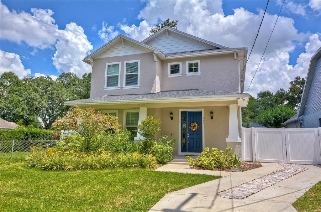 321 W CREST AVENUE TAMPA, FL 33603