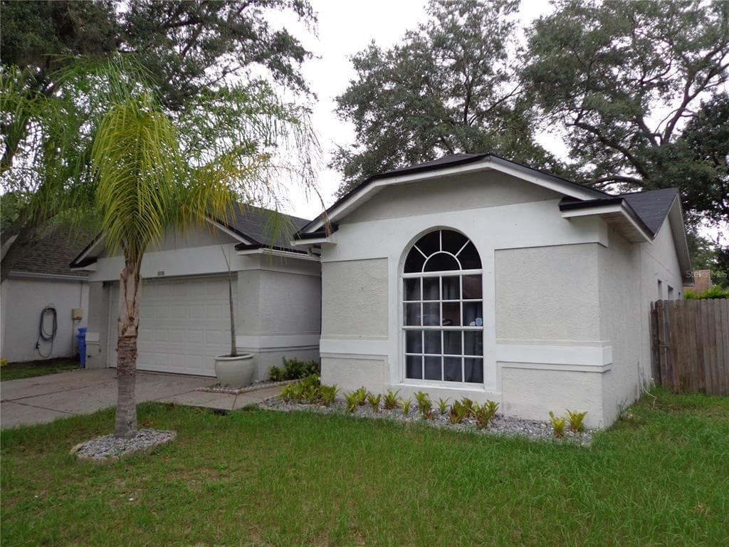 1216 BLOOM HILL AVENUE VALRICO, FL 33596