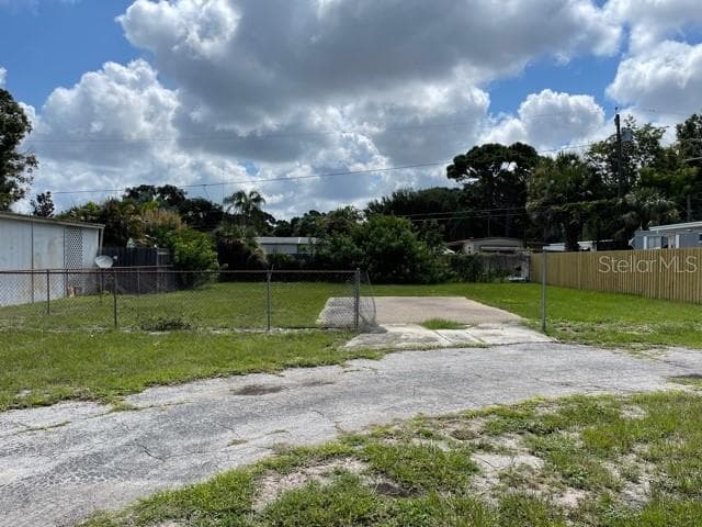 5153 YELLOW PINE ST ST PETERSBURG, FL 33709