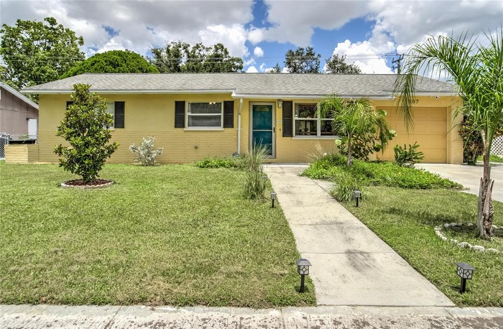 607 65TH AVENUE W BRADENTON, FL 34207