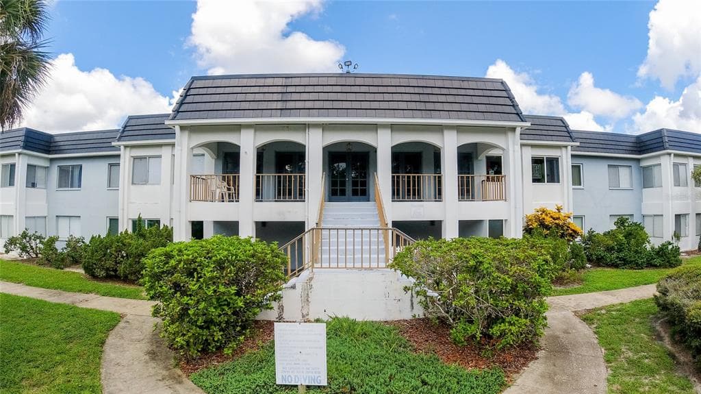 8651 10TH STREET N UNIT 130 ST PETERSBURG, FL 33702