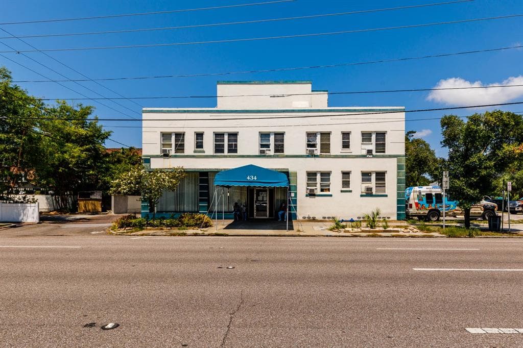 400 4TH STREET N ST PETERSBURG, FL 33701