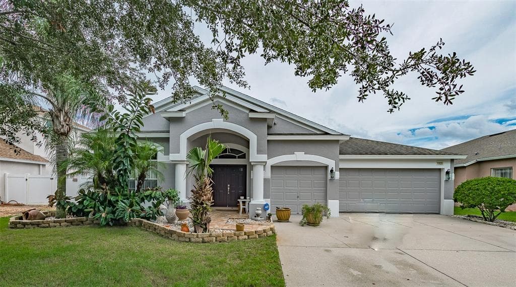 1920 HEARTLAND CIRCLE VALRICO, FL 33594